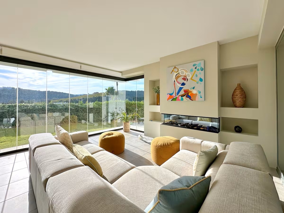 Modern appartement met 3 slaapkamers in Casares